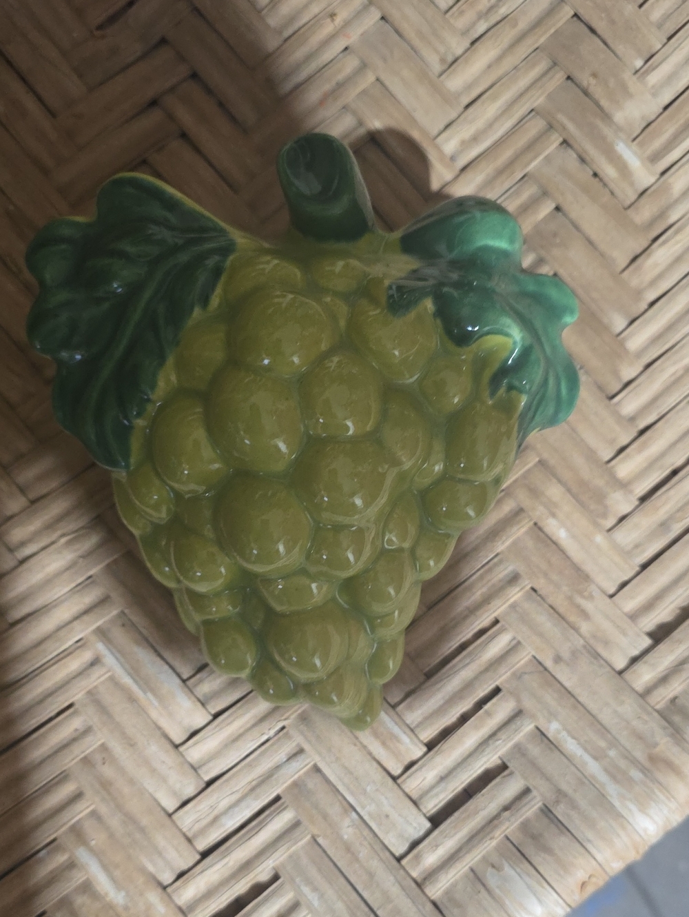 Vintage Giler Ceramic Green Grape Wall Accent - Decorative Home Art